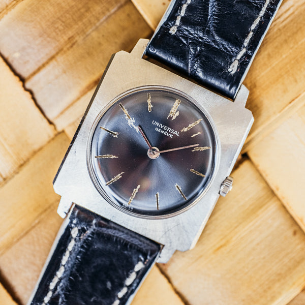 
Universal Genève Altesse montre vintage acier