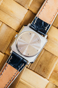 
Universal Genève Altesse montre vintage acier