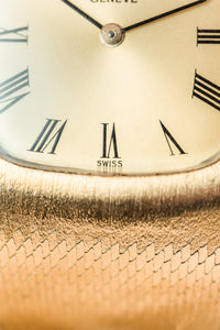
Universal Genève Cobra montre vintage plaqué or